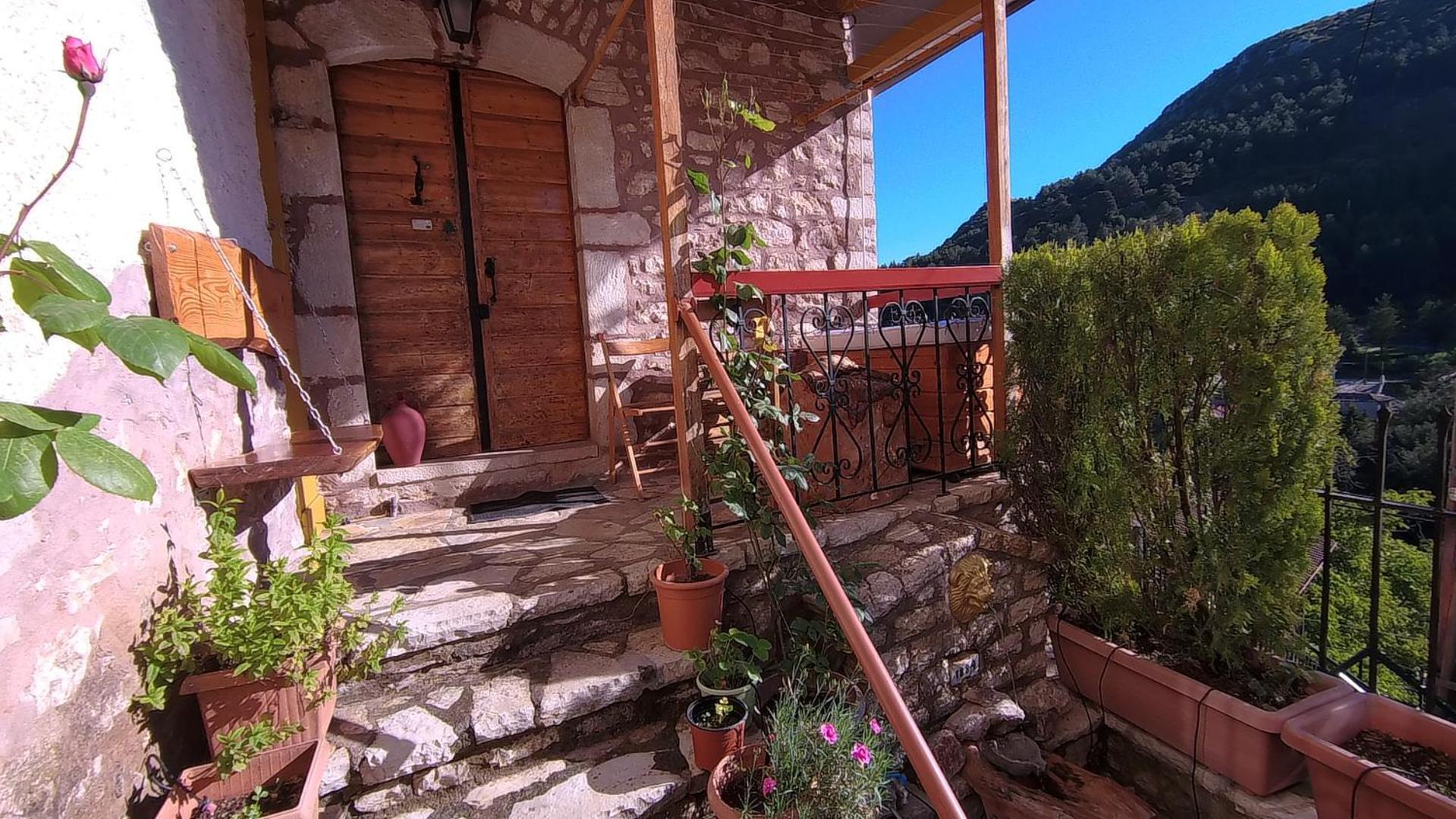 Adonis Guest House Dimitsana Exteriör bild